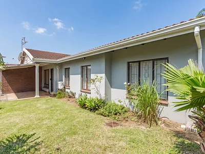 3 Bedroom Townhouse For Sale in Durban - yR6A.webp