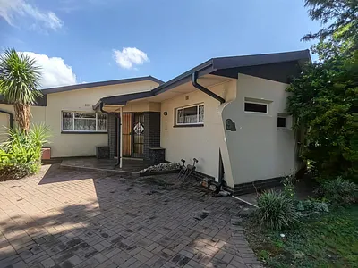 3 Bedroom House For Sale in Parys - img