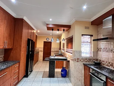 4 Bedroom House For Sale in Vanderbijlpark - axL2.webp