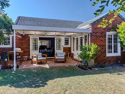 2 Bedroom House For Sale in Cape Town - img