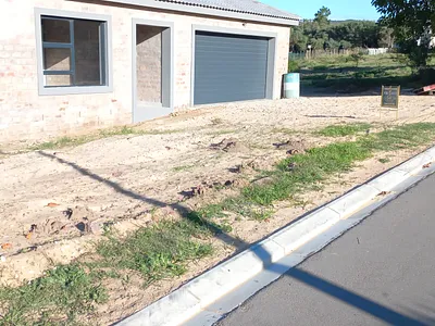 3 Bedroom House For Sale in Albertinia - yu0D.webp