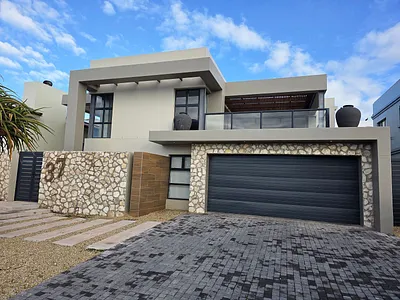 3 Bedroom House For Sale in Langebaan - lLiR.webp