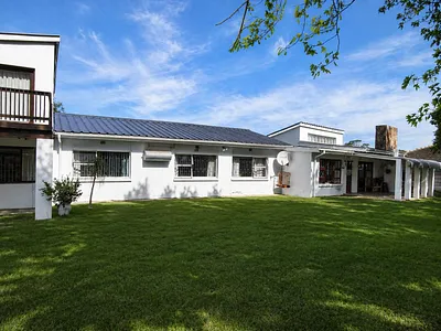 6 Bedroom House For Sale in Humansdorp - img