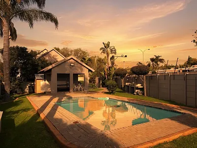 2 Bedroom Apartment For Sale in Roodepoort - wiZq.webp