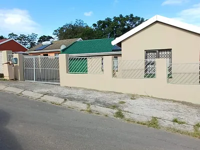 7 Bedroom House For Sale in East London - uqZ1.webp