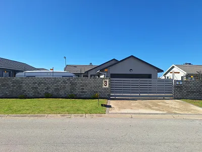 3 Bedroom House For Sale in Jeffreys Bay - img