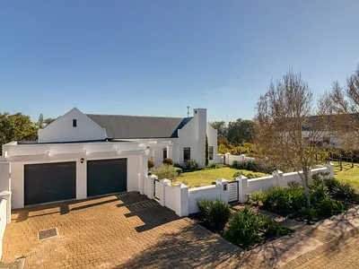 3 Bedroom House For Sale in Somerset West - bghl.webp
