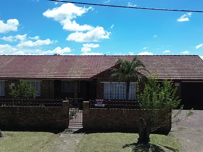 4 Bedroom House For Sale in Leandra - xPjA.webp