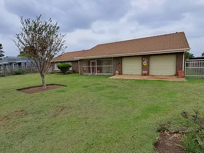4 Bedroom House For Sale in Nigel - WtKa.webp