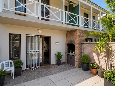 1 Bedroom Townhouse For Sale in Port Elizabeth - img