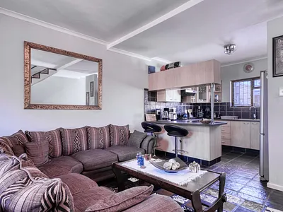 1 Bedroom Townhouse For Sale in Port Elizabeth - MYn4.webp