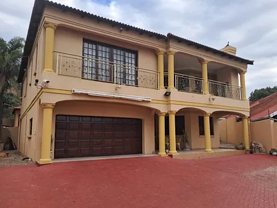 6 Bedroom House For Sale in Rustenburg - sDRR.webp