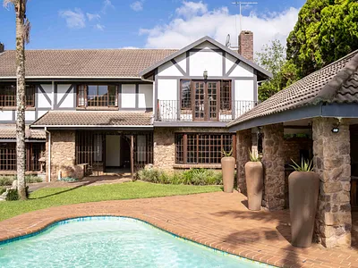 6 Bedroom House For Sale in Hillcrest - hJ5M.webp