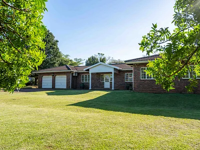 4 Bedroom House For Sale in Kloof - QlAS.webp