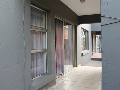 2 Bedroom Apartment For Sale in Johannesburg - 39vw.webp