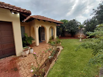 3 Bedroom House To Rent in Klerksdorp - KQHq.webp