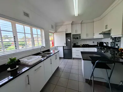 3 Bedroom Townhouse For Sale in Queensburgh - TrWg.webp