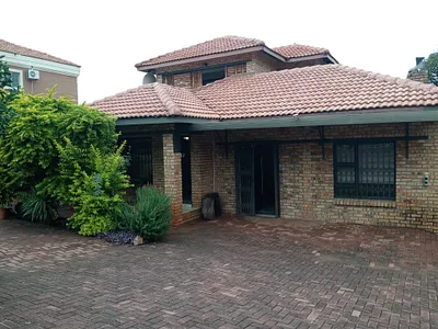 3 Bedroom House To Rent in Rustenburg - img
