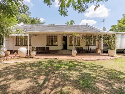 3 Bedroom House For Sale in Pinetown - jeeM.webp