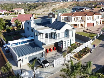 4 Bedroom House For Sale in Mossel Bay - c86n.webp