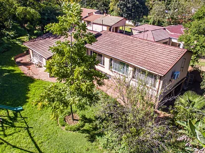 4 Bedroom House For Sale in Johannesburg - 69Z7.webp