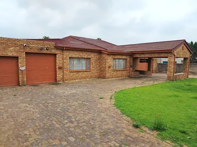 3 Bedroom House For Sale in Springs - 6GWY.webp