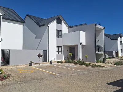2 Bedroom Townhouse For Sale in Stilbaai West, Stilbaai - gV77.webp