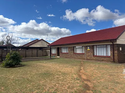 3 Bedroom House For Sale in Witbank - zIl5.webp