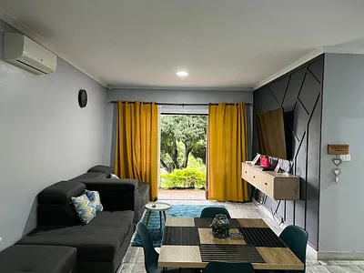 3 Bedroom Townhouse For Sale in Queensburgh - img