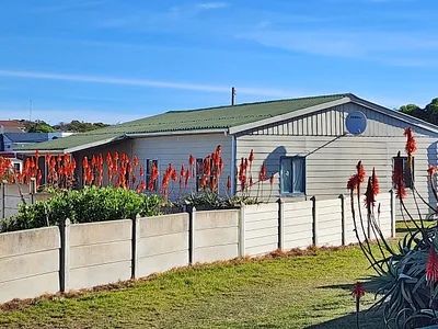 3 Bedroom House For Sale in Struisbaai - NrKs.webp