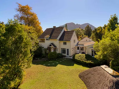 9 Bedroom House For Sale in Somerset West - iVVY.webp