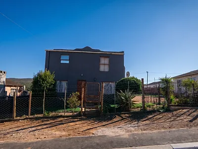4 Bedroom House For Sale in Napier - iyQJ.webp