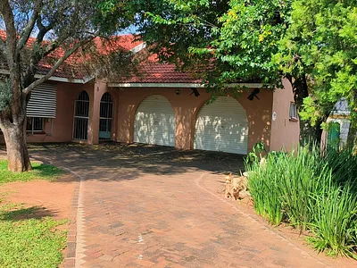 3 Bedroom House For Sale in Stilfontein - img