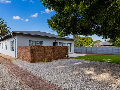 6 Bedroom House For Sale in Centurion - bYdP.webp