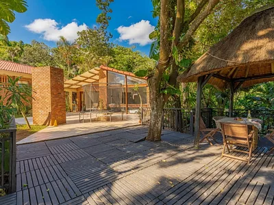4 Bedroom House For Sale in Durban - L7Bj.webp