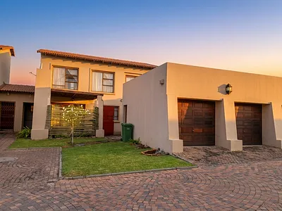 3 Bedroom Townhouse For Sale in Rustenburg - lqeI.webp