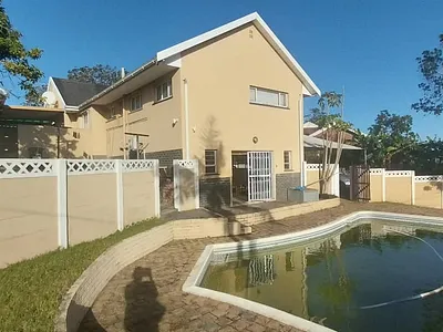 4 Bedroom House For Sale in East London - img