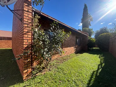 2 Bedroom Townhouse For Sale in Witbank - qfaI.webp