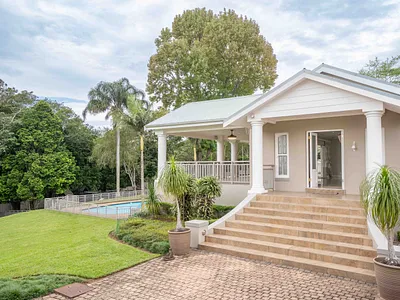 4 Bedroom House For Sale in Kloof - cMC1.webp
