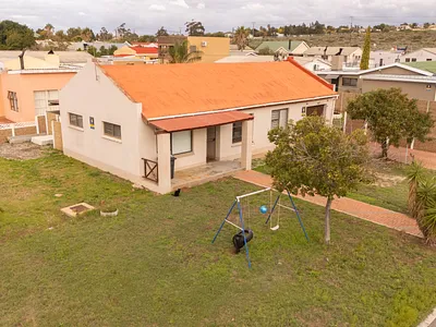 3 Bedroom House For Sale in Worcester - YNg5.webp