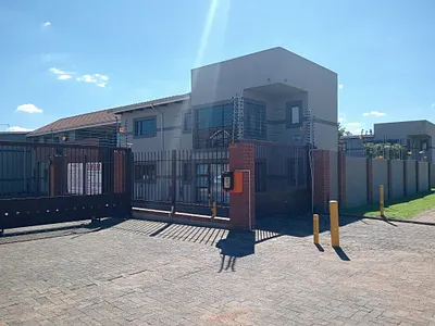 2 Bedroom Townhouse For Sale in Benoni - lx4c.webp