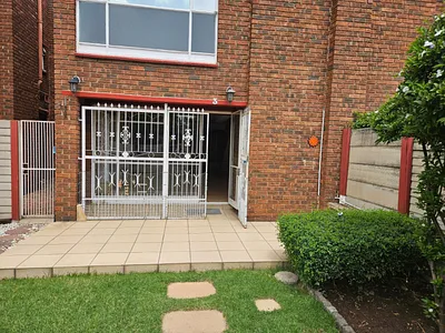 3 Bedroom Townhouse For Sale in Alberton - 1i7f.webp