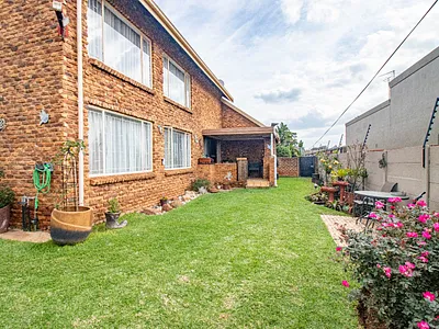 3 Bedroom Townhouse For Sale in Kempton Park - img