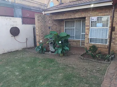 3 Bedroom Apartment For Sale in Springs - 4u8q.webp