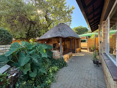2 Bedroom Townhouse For Sale in Rustenburg - q8DM.webp