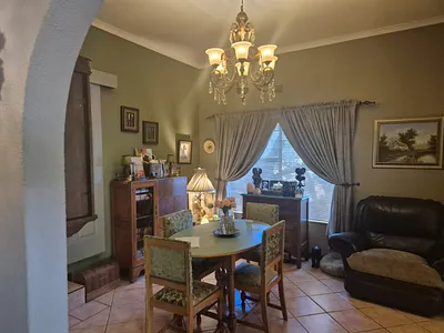 4 Bedroom House For Sale in Johannesburg - fnoR.webp