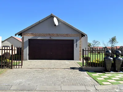 3 Bedroom House For Sale in Rustenburg - 4uvK.webp