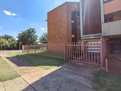 2 Bedroom Apartment For Sale in Potchefstroom - U84J.webp