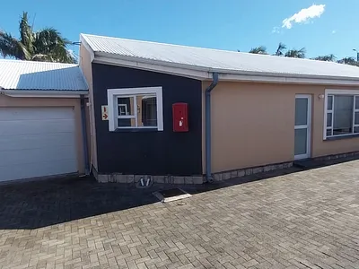 3 Bedroom Townhouse For Sale in East London - fCxi.webp