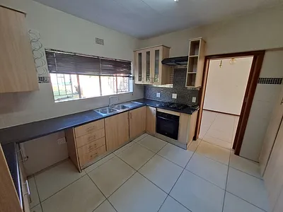 3 Bedroom Apartment For Sale in Randburg - f1Qu.webp